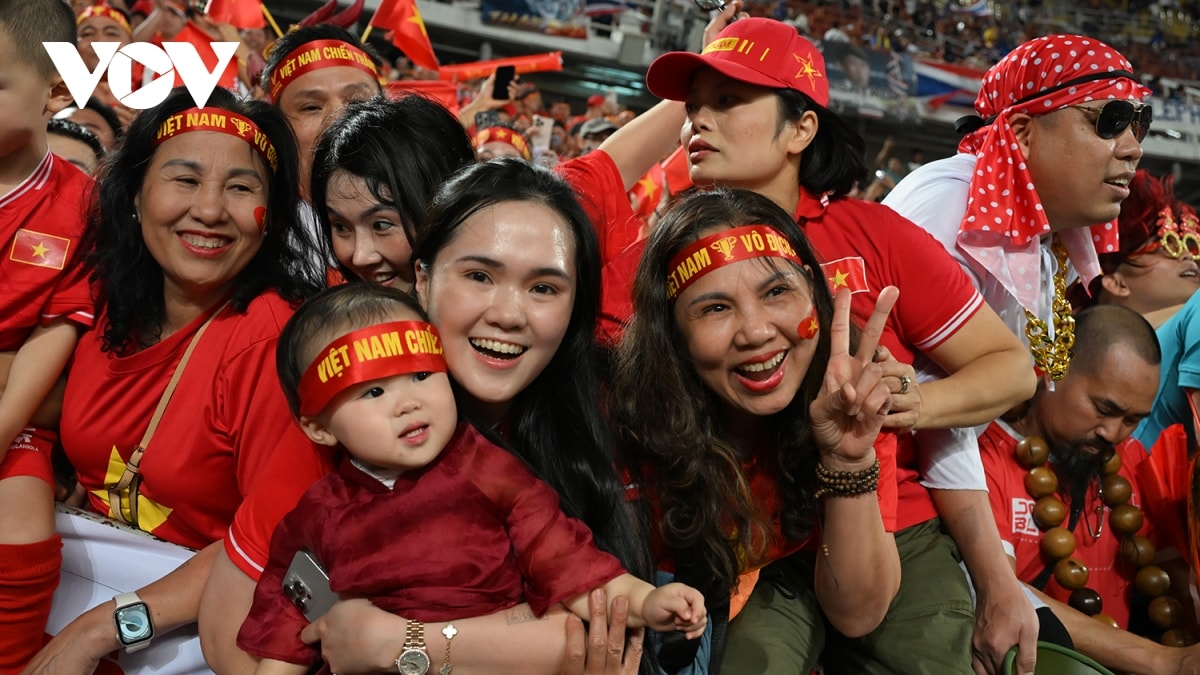 viet nam vo dich asean cup 2024, nguoi ham mo vo oa cam xuc hinh anh 1