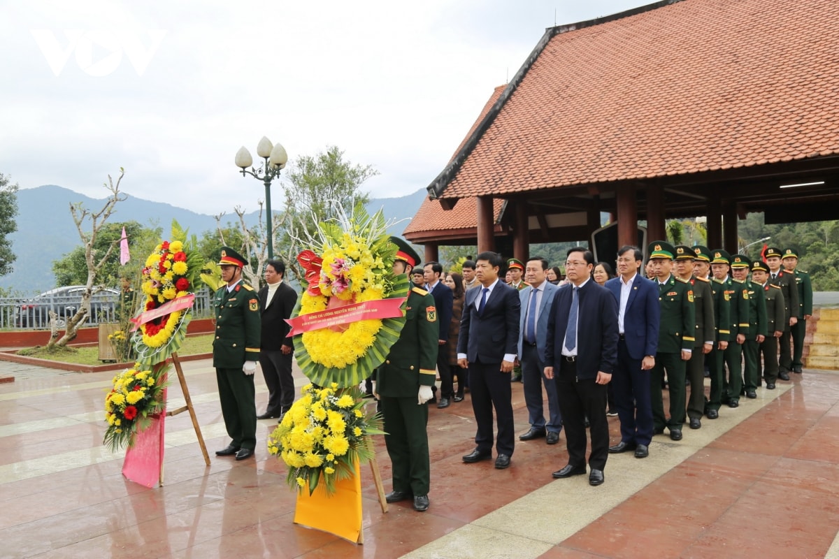 mang tết đến đồng bào miền núi quảng nam hình ảnh 5 mang tet den dong bao mien nui quang nam hinh anh 5