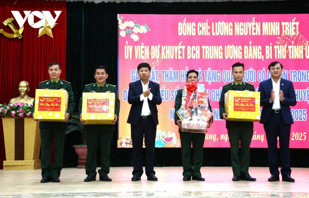 mang tết đến đồng bào miền núi quảng nam hình ảnh 3 mang tet den dong bao mien nui quang nam hinh anh 3