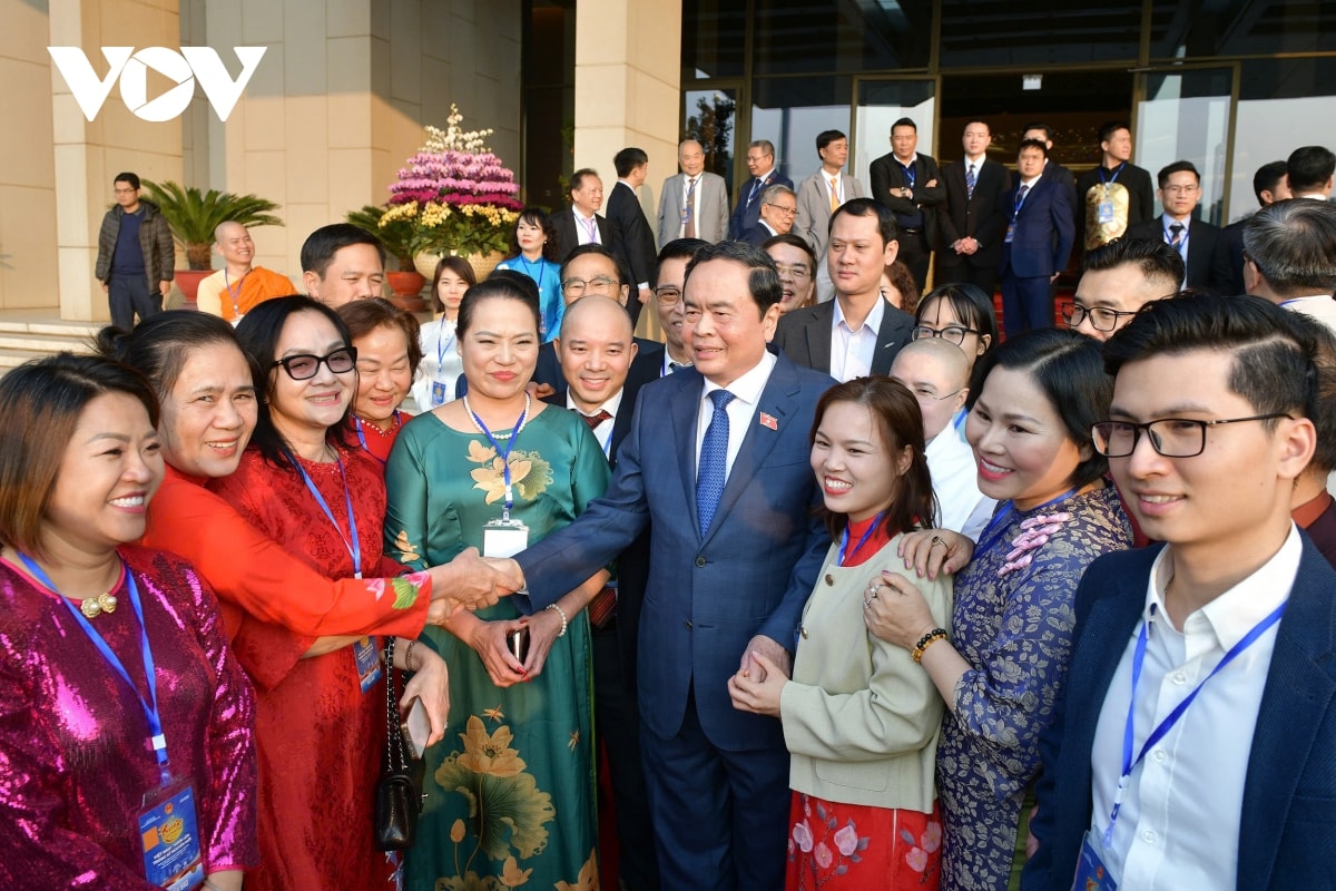 chủ tịch quốc hội gặp mặt đại diện cộng đồng người việt nam ở nước ngoài hình ảnh 3 chu tich quoc hoi gap mat dai dien cong dong nguoi viet nam o nuoc ngoai hinh anh 3