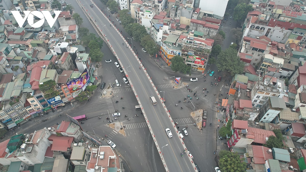 ha noi lai mo mit suong mu va bui khi hinh anh 1