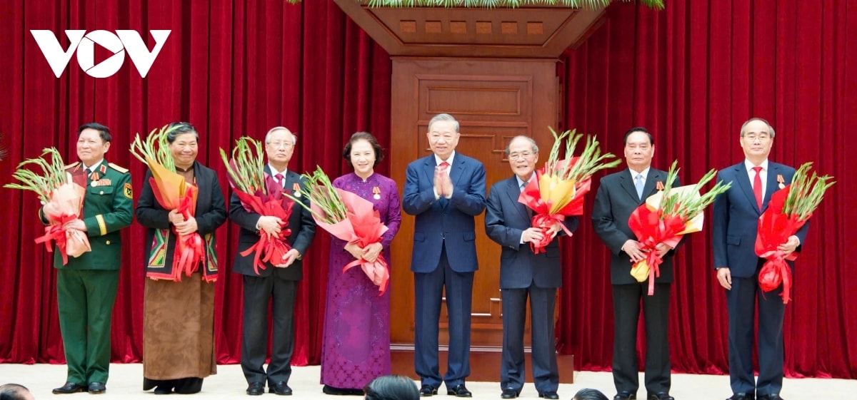 tong bi thu phat huy cao do tinh than doan ket, chung suc, dong long hinh anh 6