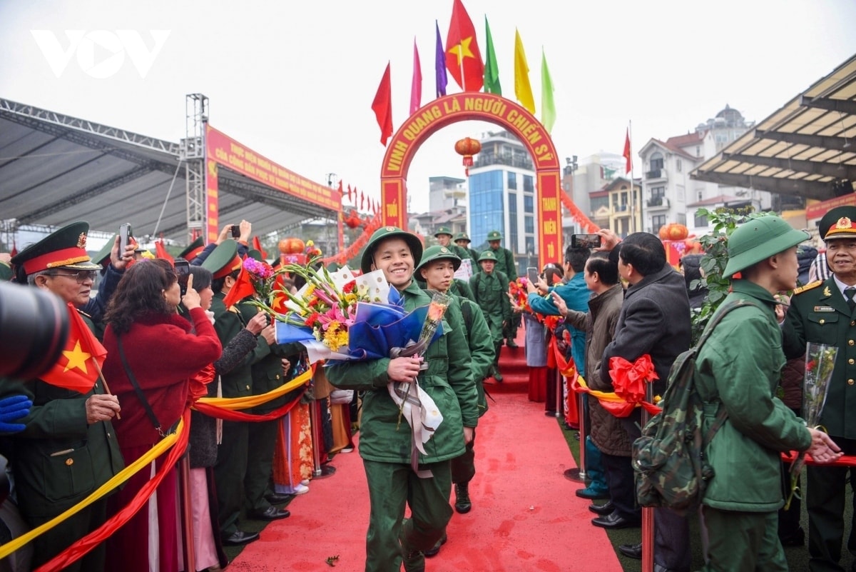 len duong nhap ngu bao ve to quoc la niem tu hao, vinh du cua moi cong dan hinh anh 3