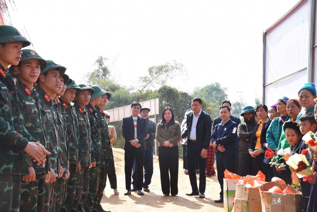 xuân về, vùng lũ hồi sinh hình ảnh 2 xuan ve, vung lu hoi sinh hinh anh 2