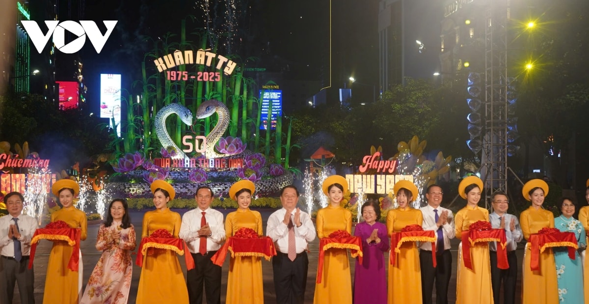 tphcm khai mac Duong hoa nguyen hue tet At ty 2025 hinh anh 1