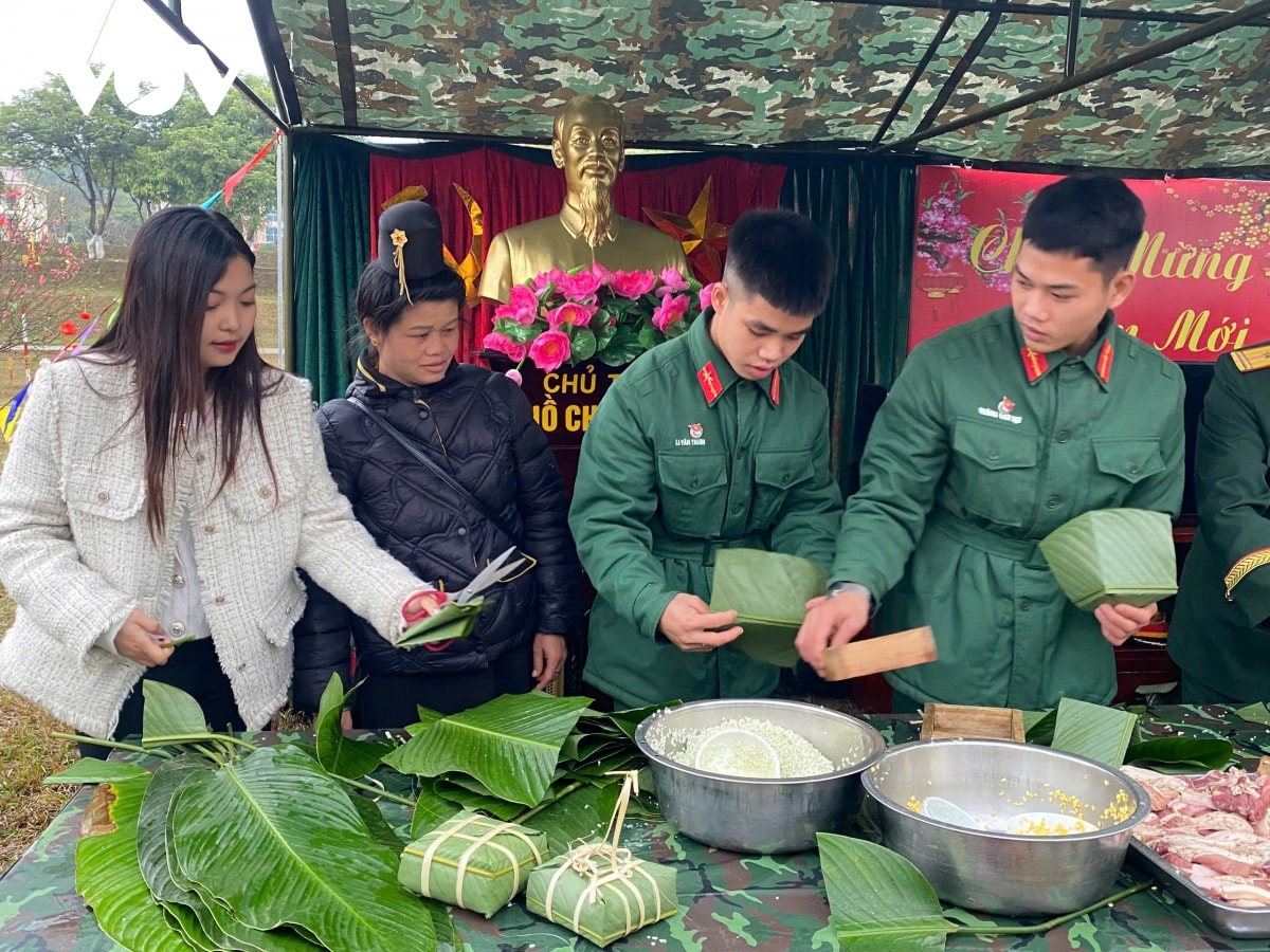 sôi nổi hội thi gói bánh chưng xanh tết nguyên đán Ất tỵ 2025 tại sư đoàn 316 hình ảnh 1 soi noi hoi thi goi banh chung xanh tet nguyen dan At ty 2025 tai su doan 316 hinh anh 1