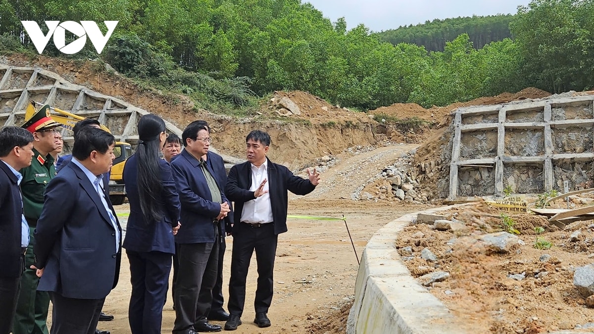 thủ tướng kiểm tra một số dự án giao thông trọng điểm tại quảng ngãi hình ảnh 3 thu tuong kiem tra mot so du an giao thong trong diem tai quang ngai hinh anh 3