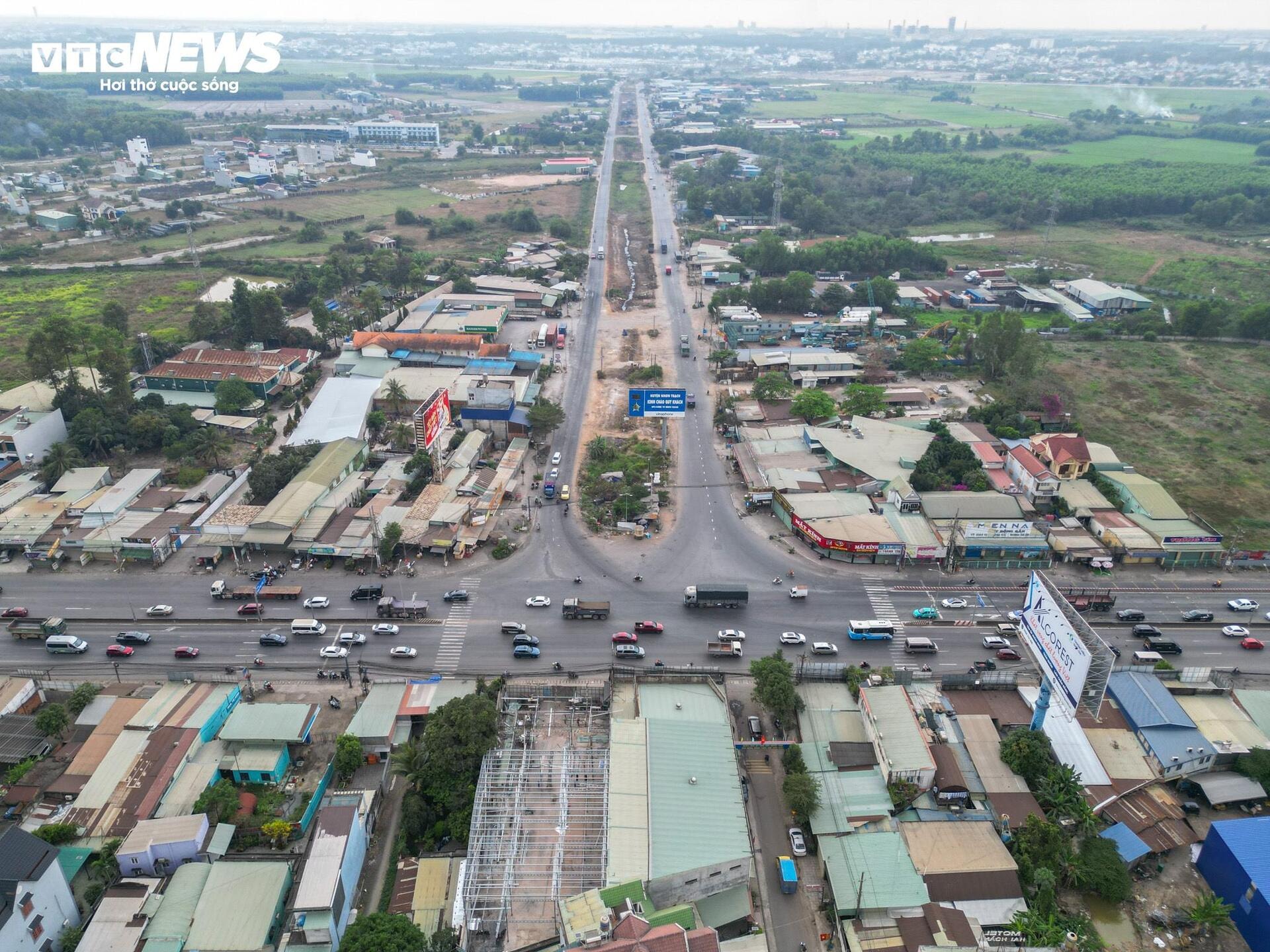 Cận cảnh đường nghìn tỷ liên kết sân bay Long Thành với TP.HCM - 1