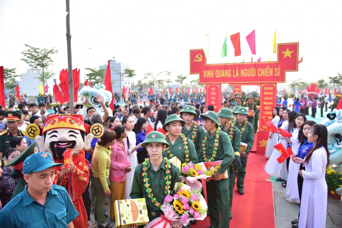 cap nhat hang van thanh nien ca nuoc len duong nhap ngu hinh anh 8