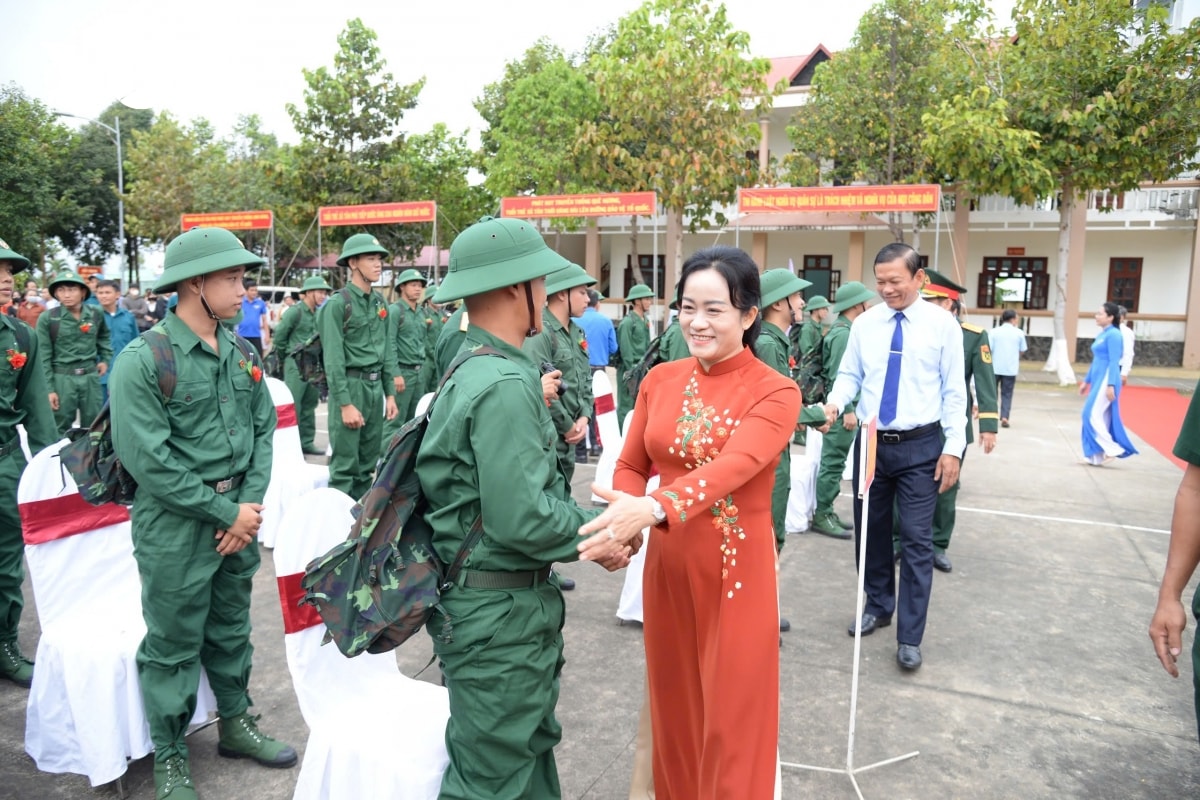 cap nhat hang van thanh nien ca nuoc len duong nhap ngu hinh anh 14