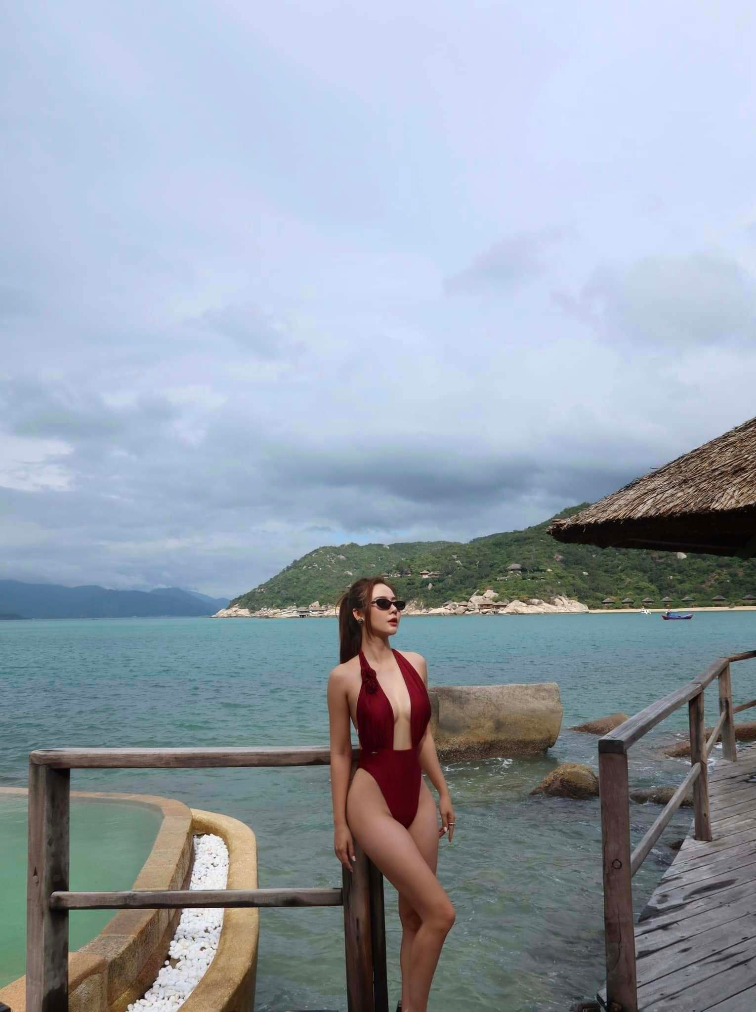 Sao Việt 16/2: Tăng Thanh Hà kỷ niệm ngày cưới, Huyền Lizzie gợi cảm với bikini - 3