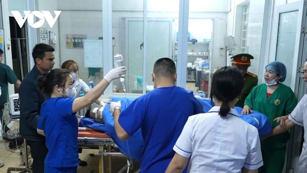 khẩn trương khắc phục hậu quả vụ tai nạn đặc biệt nghiêm trọng tại yên châu hình ảnh 1 khan truong khac phuc hau qua vu tai nan dac biet nghiem trong tai yen chau hinh anh 1