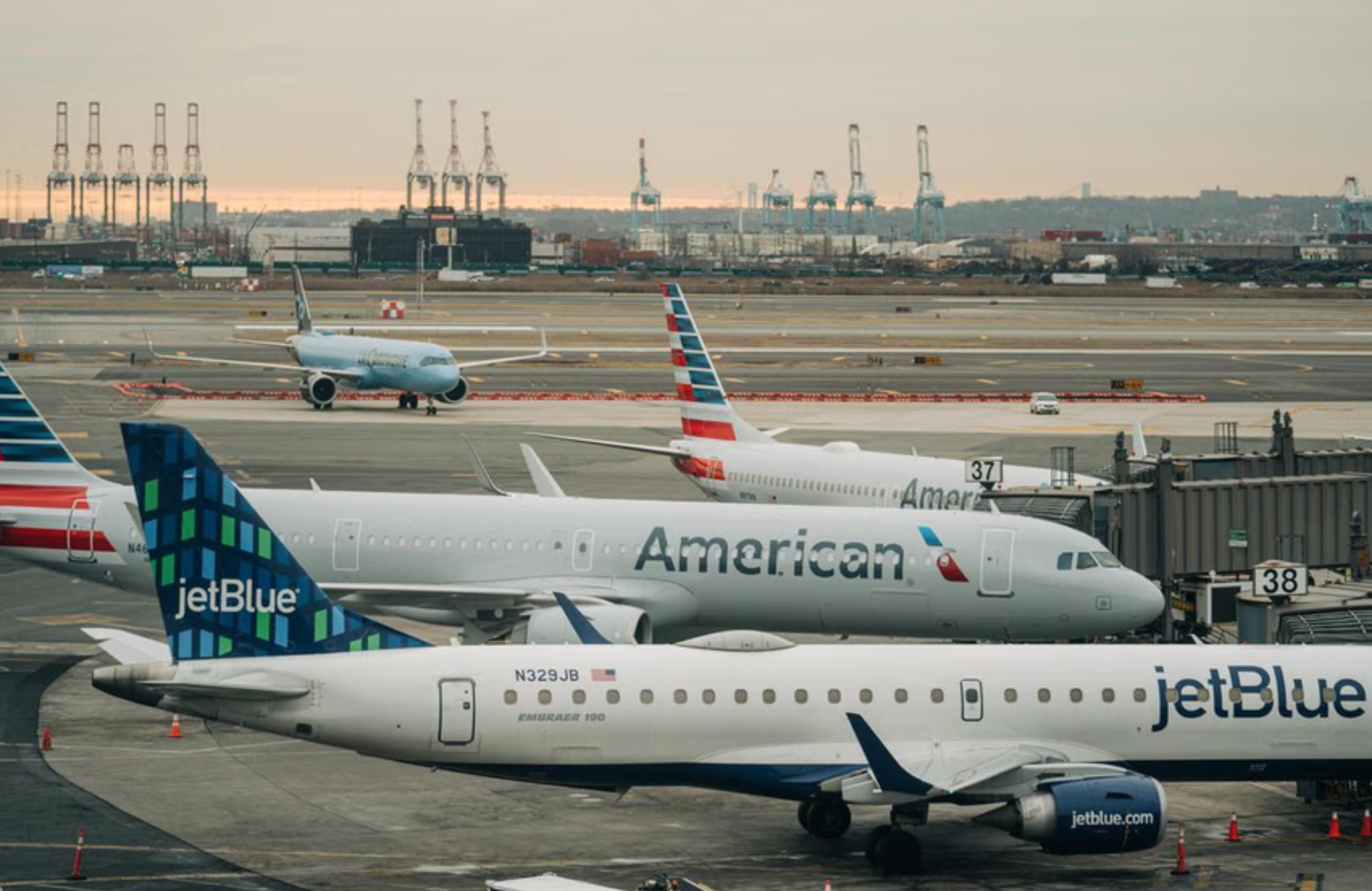 Sân bay quốc tế Newark Liberty ở New Jersey. (Ảnh: NY Times)