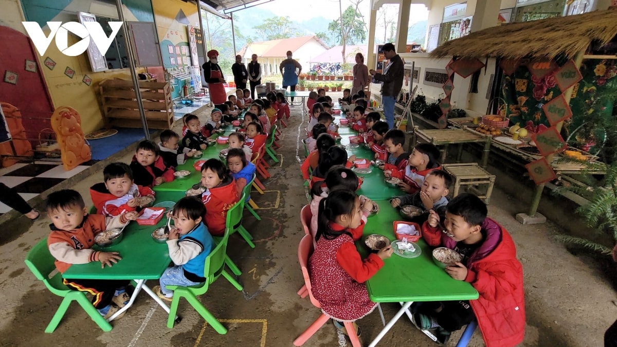 miễn học phí và niềm vui của những gia đình vùng cao tỉnh bắc kạn hình ảnh 1 mien hoc phi va niem vui cua nhung gia dinh vung cao tinh bac kan hinh anh 1