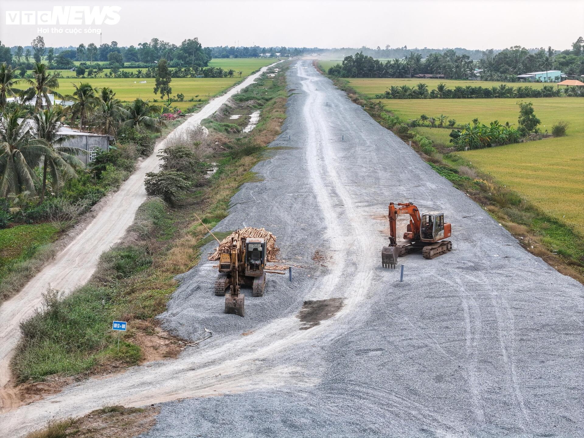 Toàn cảnh cao tốc Cần Thơ - Cà Mau sau hai năm thi công  - 9