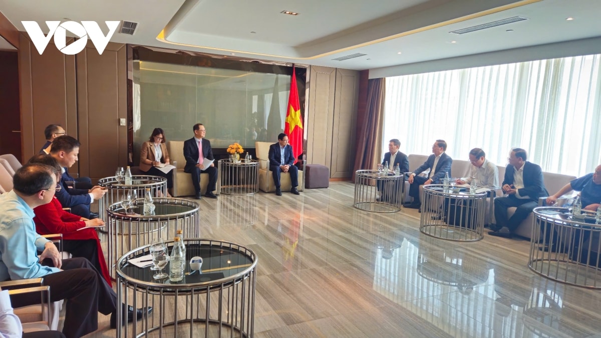 thủ tướng tiếp đại diện 3 tập đoàn lớn đang đầu tư tại việt nam hình ảnh 1 thu tuong tiep dai dien 3 tap doan lon dang dau tu tai viet nam hinh anh 1