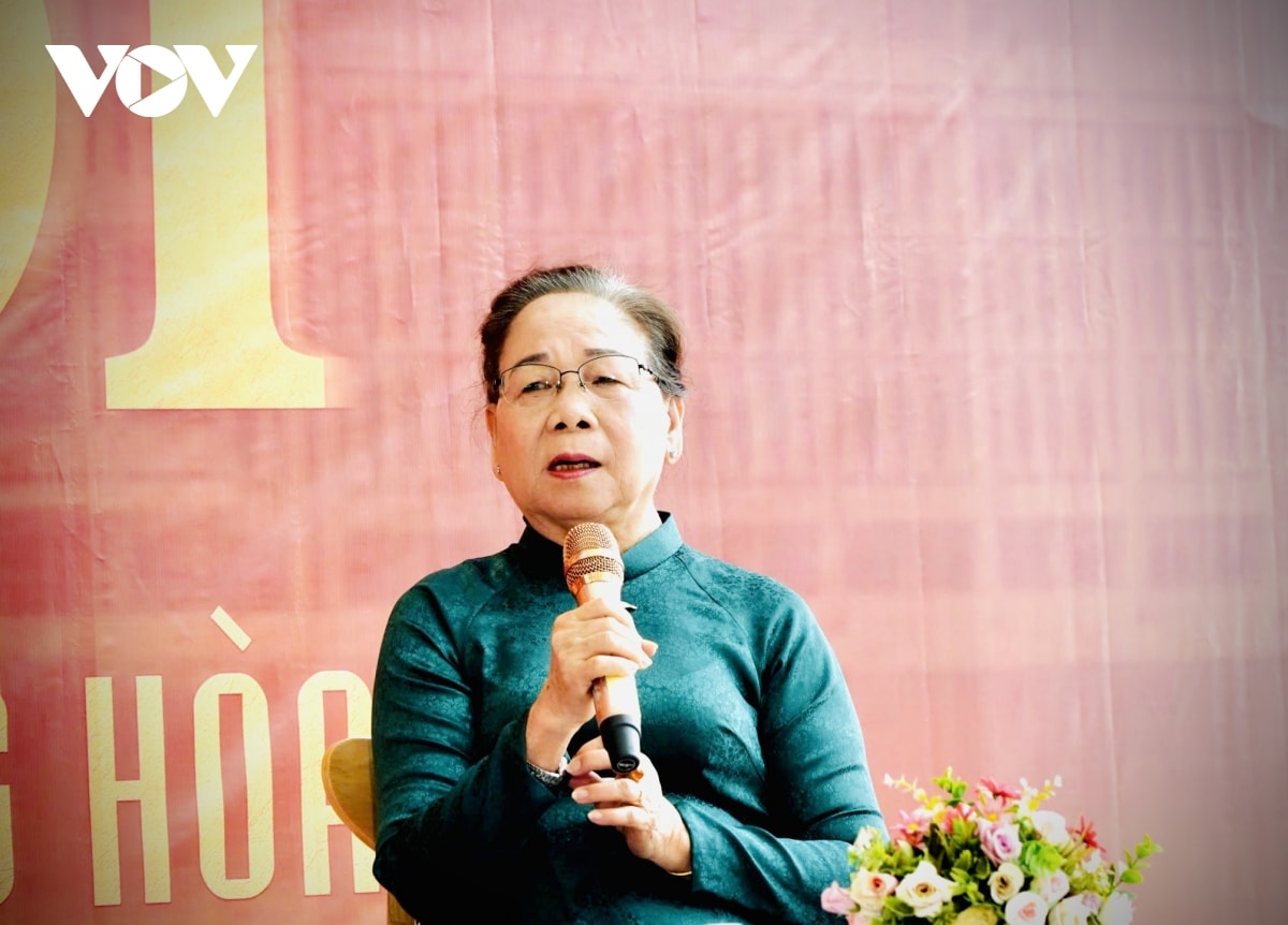  noi - ban giao huong hoa binh cua sinh vien truong cD phat thanh - truyen hinh ii hinh anh 8