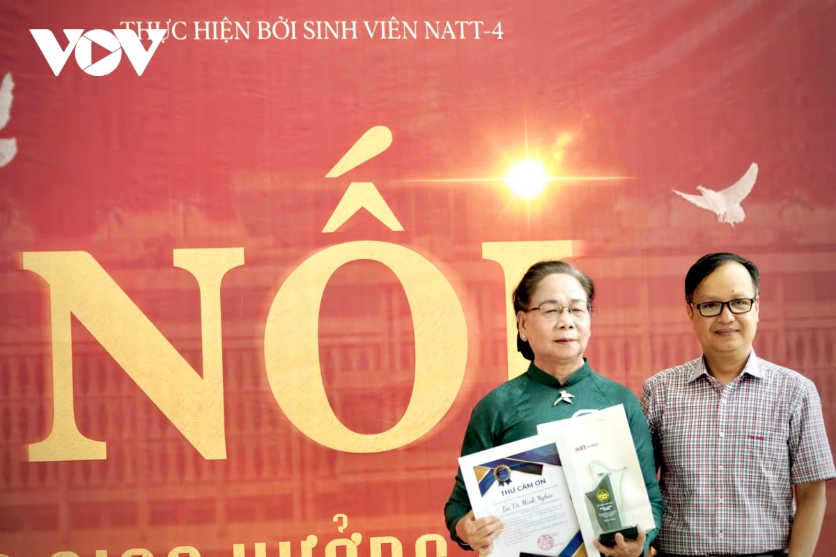  noi - ban giao huong hoa binh cua sinh vien truong cD phat thanh - truyen hinh ii hinh anh 9