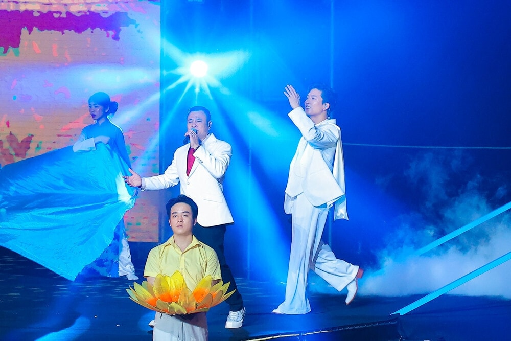 Sao Việt 24/4: Hồng Ánh nhớ Quý Bình, Tiểu Vy rạng rỡ trong buổi hợp luyện - 2