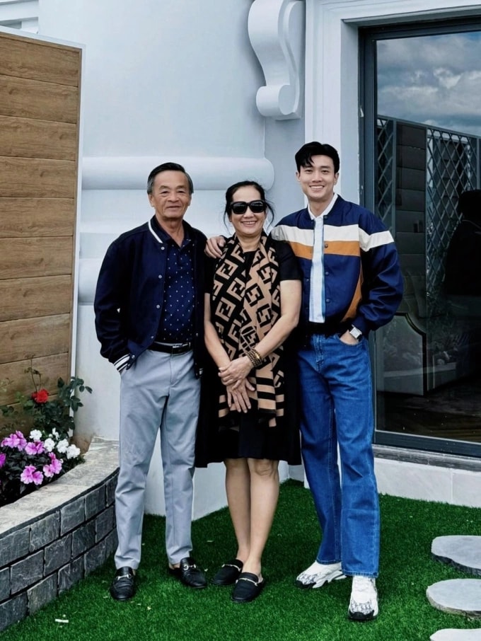 Sao Việt 24/4: Hồng Ánh nhớ Quý Bình, Tiểu Vy rạng rỡ trong buổi hợp luyện - 11