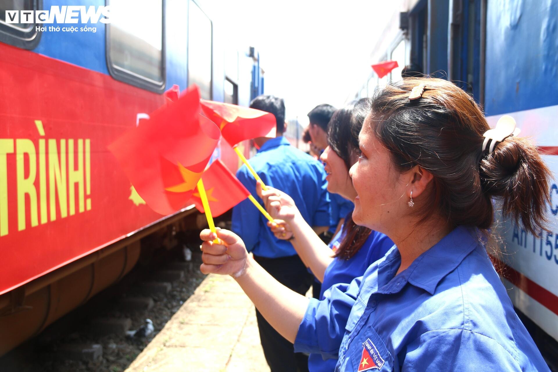 Xúc động khoảnh khắc hai đoàn tàu Thống Nhất gặp nhau tại Đà Nẵng - 3
