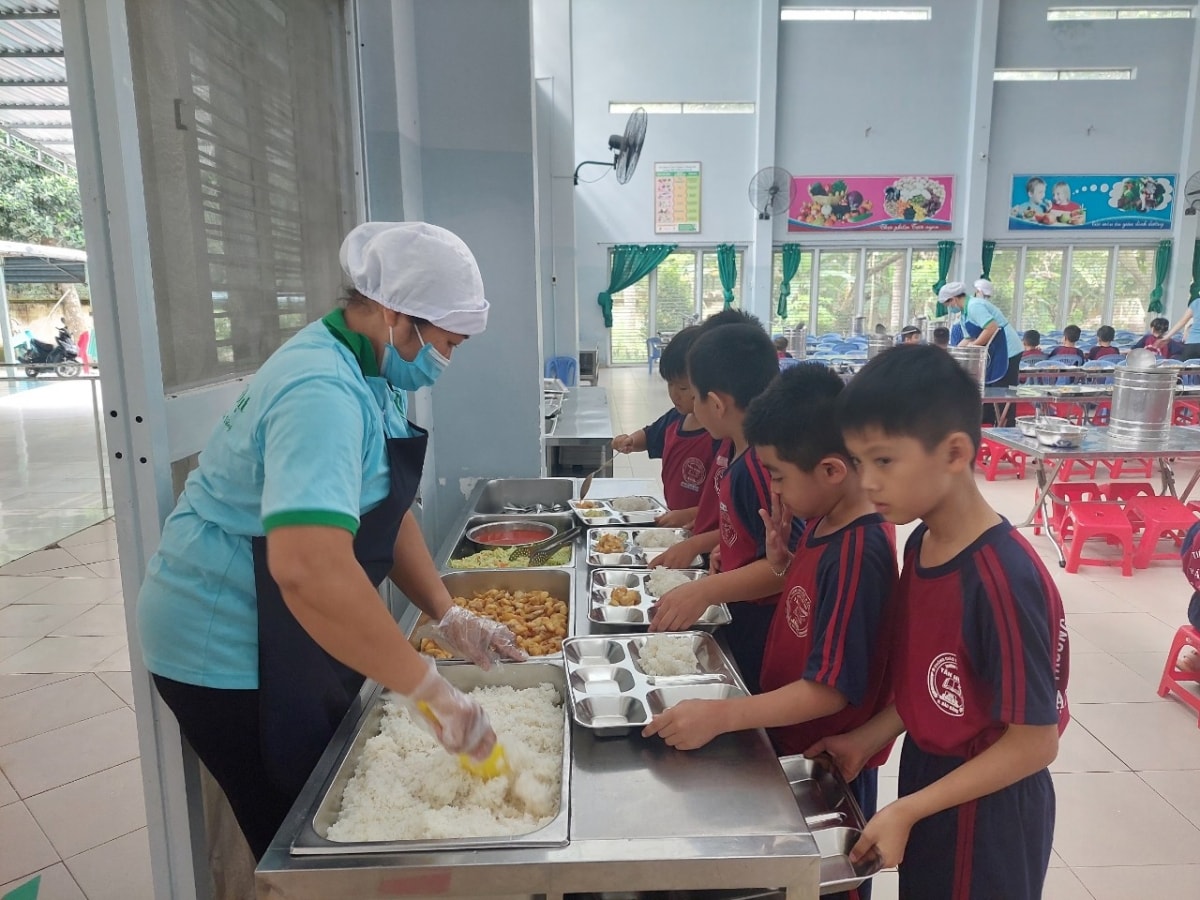 bữa trưa miễn phí cho học sinh hà nội đã sẵn sàng hình ảnh 1 bua trua mien phi cho hoc sinh ha noi da san sang hinh anh 1