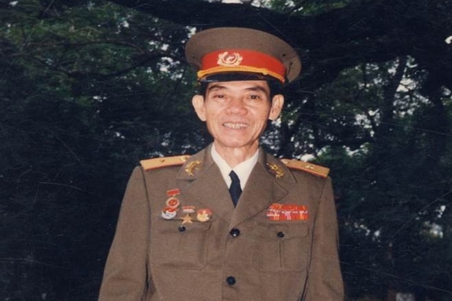 Anh hùng Lực lượng Vũ trang Nhân dân, Thiếu tướng tình báo Phạm Xuân Ẩn qua đời ngày 20/9/2006.