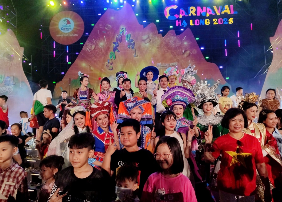 carnaval hạ long kết nối di sản, tiên phong tỏa sáng hình ảnh 2 carnaval ha long ket noi di san, tien phong toa sang hinh anh 2