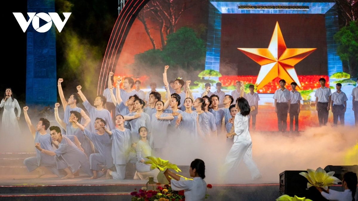 lịch sử hào hùng của côn Đảo không chỉ để lưu giữ mà còn truyền cảm hứng tiếp tục phát triển hình ảnh 3 lich su hao hung cua con Dao khong chi de luu giu ma con truyen cam hung tiep tuc phat trien hinh anh 3