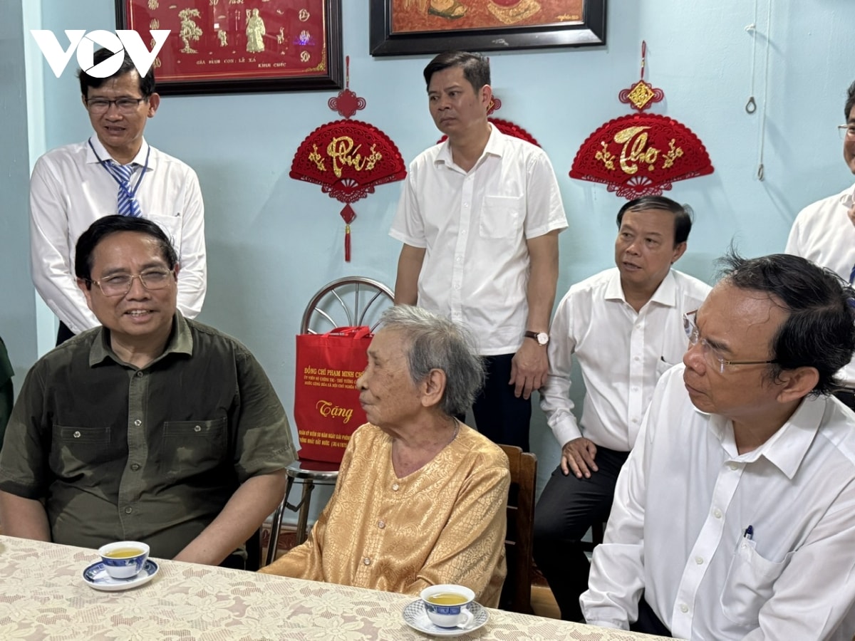 thủ tướng phạm minh chính dự lễ viếng, tri ân liệt sĩ tại côn Đảo hình ảnh 6 thu tuong pham minh chinh du le vieng, tri an liet si tai con Dao hinh anh 6