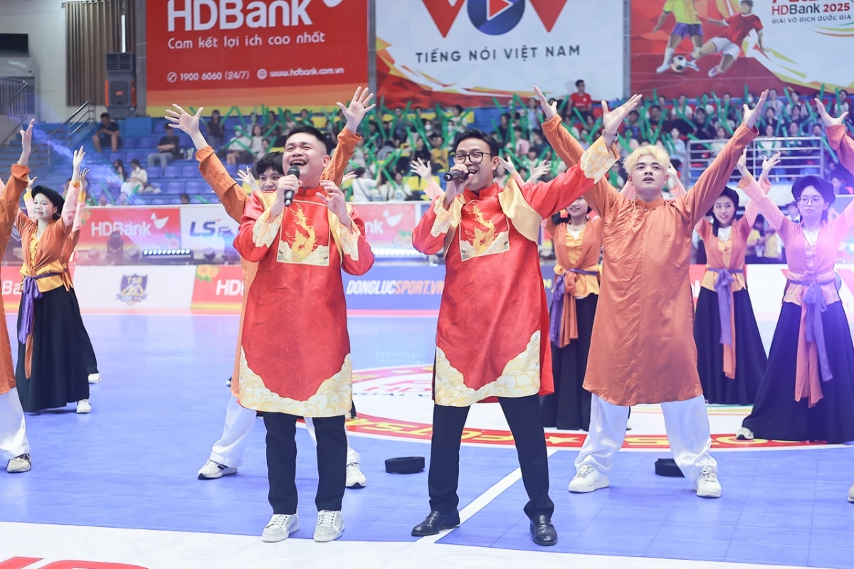 chương trình chào mừng giải futsal hdbank vĐqg 2025 gây ấn tượng hình ảnh 2 chuong trinh chao mung giai futsal hdbank vDqg 2025 gay an tuong hinh anh 2