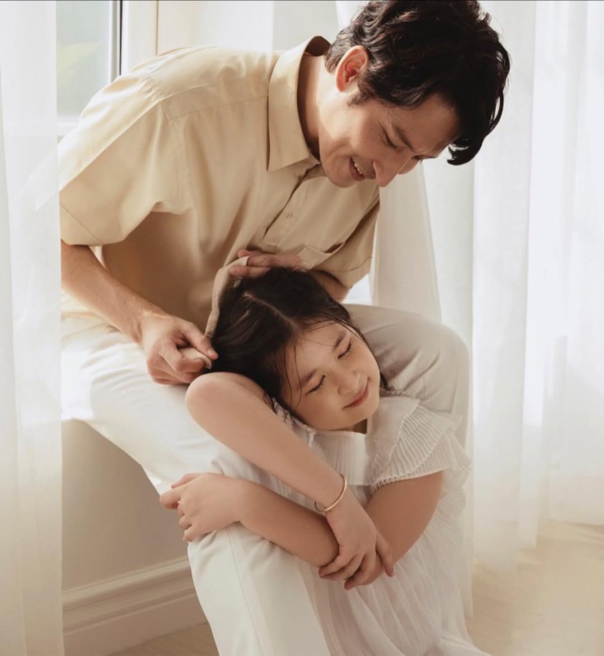 Sao Việt 8/5: Mỹ Tâm trẻ trung bên bố, H'Hen Niê tiết lộ tập gym 4 tiếng/ngày - 10