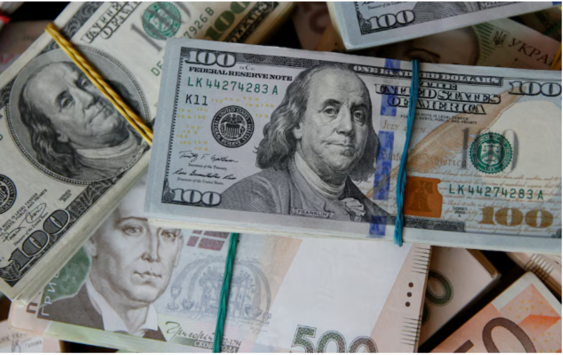 Ukraine đang xem xét chuyển đổi từ USD sang euro.