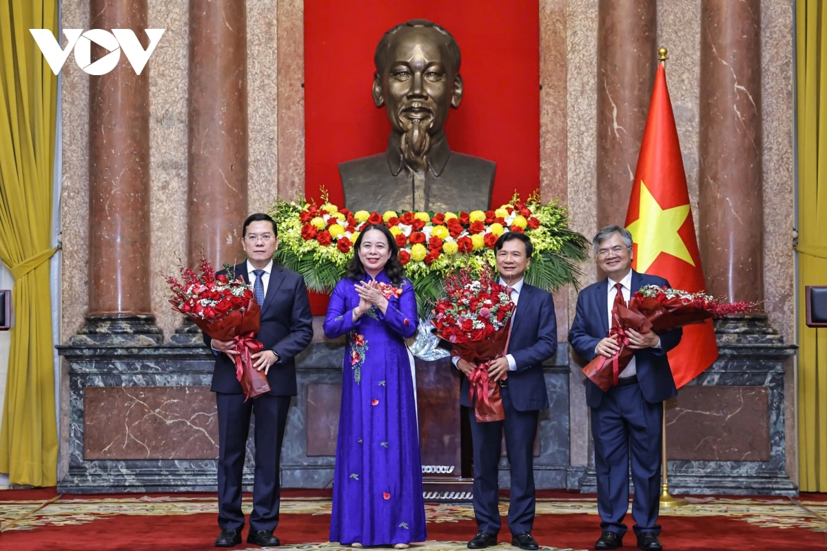 chủ tịch nước trao quyết định bổ nhiệm 3 phó chủ nhiệm văn phòng chủ tịch nước hình ảnh 4 chu tich nuoc trao quyet dinh bo nhiem 3 pho chu nhiem van phong chu tich nuoc hinh anh 4