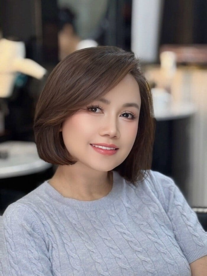 Sao Việt 9/5: Chi Bảo tình tứ bên vợ trẻ kém 16 tuổi, Tùng Dương nhập viện - 12