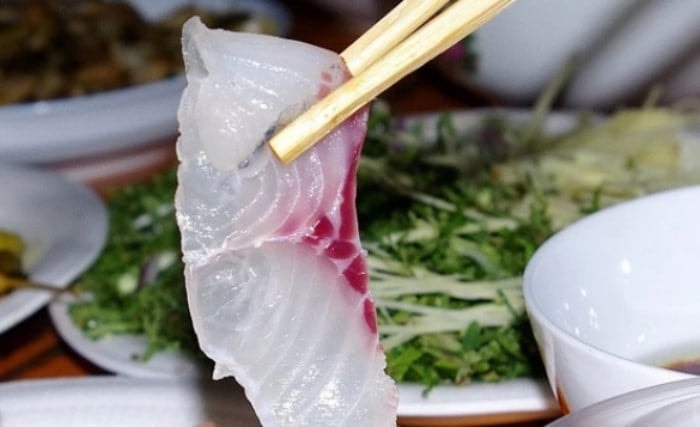 Ăn gỏi nhiễm sán, uống rượu, béo phì có thể âm thầm đẩy gan thành ung thư. (Ảnh minh hoạ)