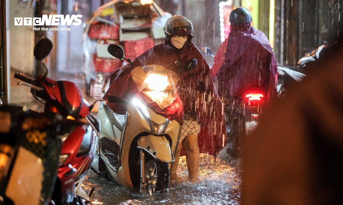 Từ nay đến ngày mai 11/5, nhiều nơi trên cả nước hứng mưa to. (Ảnh minh hoạ: Ngô Nhung)