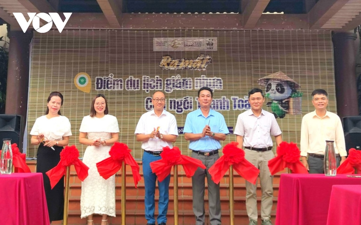 ra mắt Điểm du lịch giảm nhựa tại cầu ngói thanh toàn hình ảnh 1 ra mat Diem du lich giam nhua tai cau ngoi thanh toan hinh anh 1