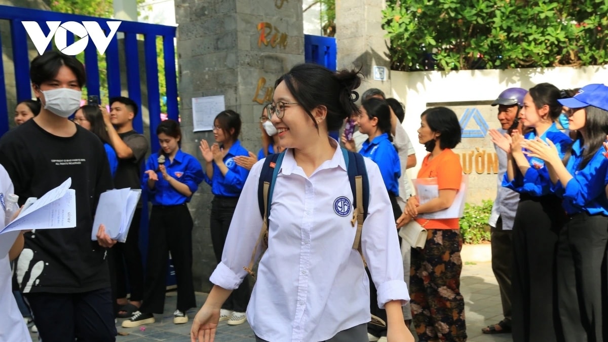 thủ tướng chỉ đạo về biên chế giáo viên và nghỉ hè cho học sinh hình ảnh 1 thu tuong chi dao ve bien che giao vien va nghi he cho hoc sinh hinh anh 1