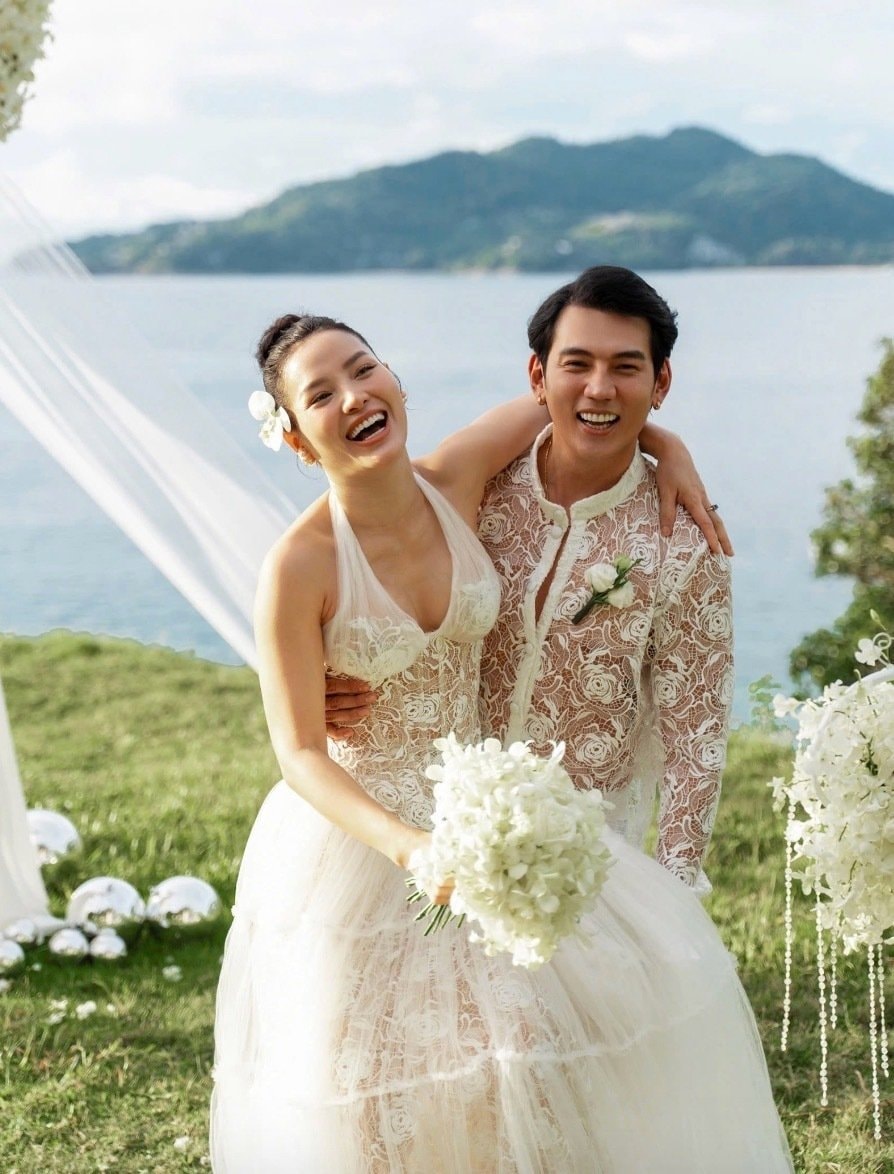 Sao Việt 13/5: Angela Phương Trinh khoe cơ bắp, Vũ Cát Tường rạng rỡ bên bạn đời - 10