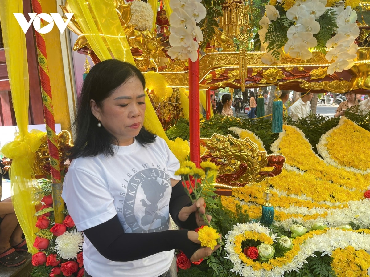 chua quan su ruc ro truoc gio cung nghinh xa loi phat hinh anh 8