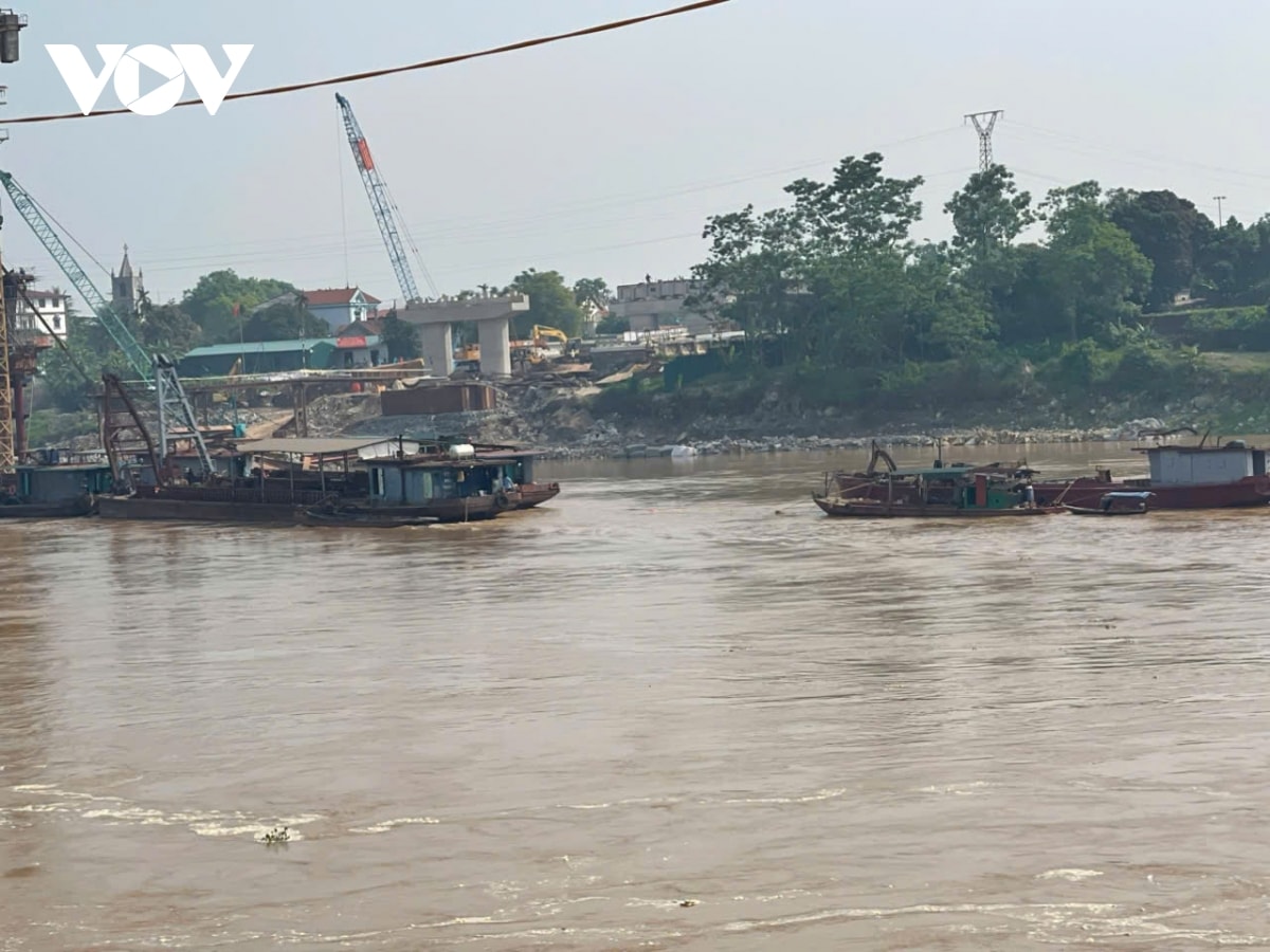 cau phao phong chau hoat dong tro lai sau khi tam dung de noi them dot hinh anh 8