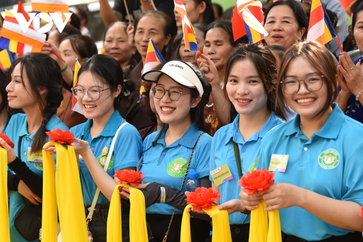 can canh doan xe ruoc xa loi phat vao chua quan su, ha noi hinh anh 1