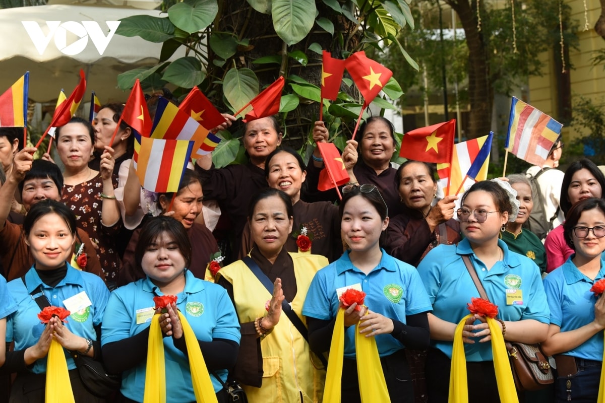 can canh doan xe ruoc xa loi phat vao chua quan su, ha noi hinh anh 4
