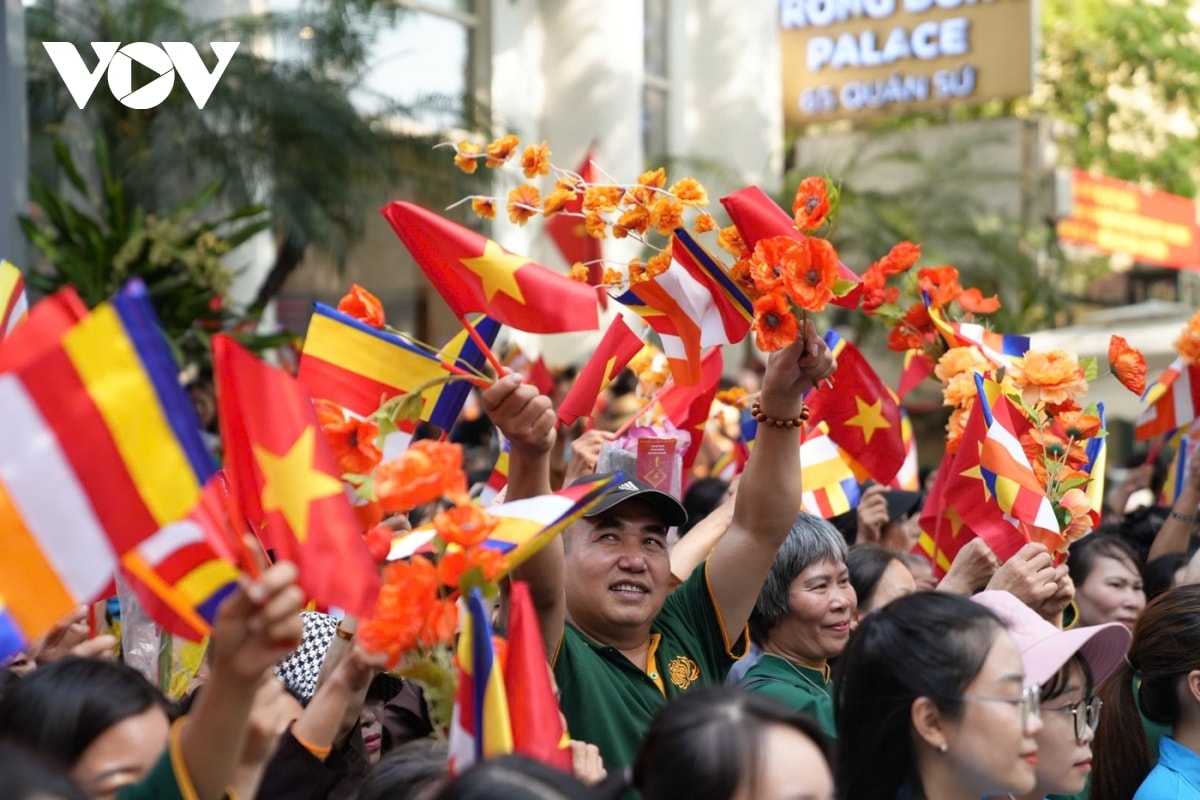 can canh doan xe ruoc xa loi phat vao chua quan su, ha noi hinh anh 3