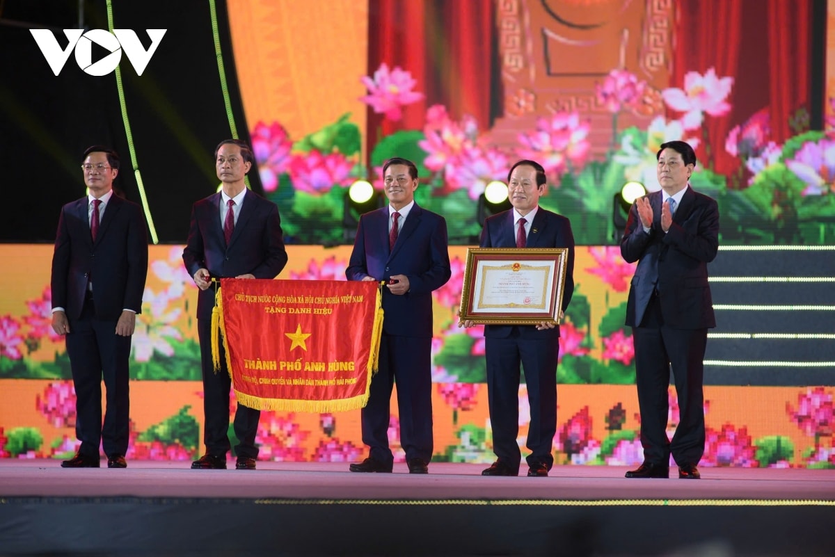 hải phòng kỷ niệm 70 giải phóng và đón nhận danh hiệu thành phố anh hùng hình ảnh 2 hai phong ky niem 70 giai phong va don nhan danh hieu thanh pho anh hung hinh anh 2