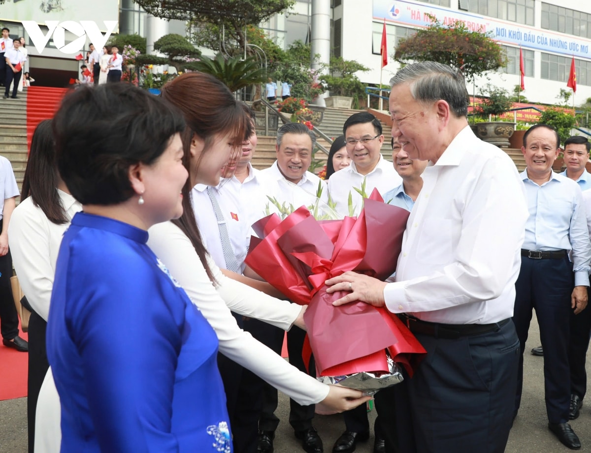 tổng bí thư tô lâm trong bất cứ hoàn cảnh nào, không để học sinh nào bị bỏ lại hình ảnh 2 tong bi thu to lam trong bat cu hoan canh nao, khong de hoc sinh nao bi bo lai hinh anh 2