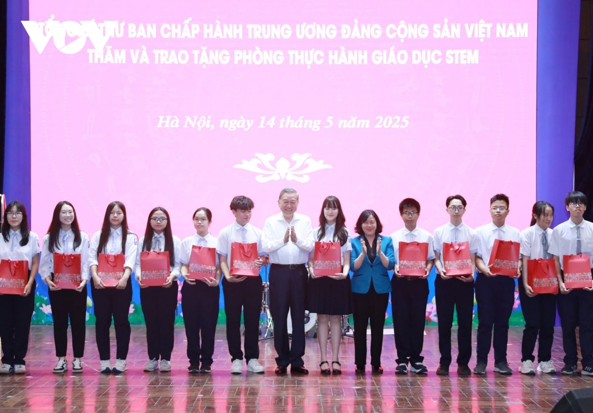 tổng bí thư tô lâm trong bất cứ hoàn cảnh nào, không để học sinh nào bị bỏ lại hình ảnh 5 tong bi thu to lam trong bat cu hoan canh nao, khong de hoc sinh nao bi bo lai hinh anh 5