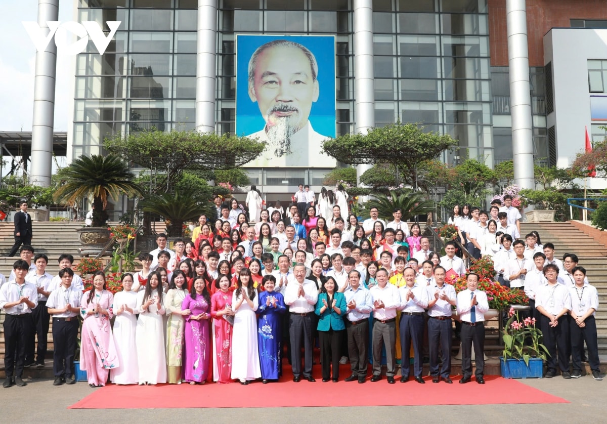tổng bí thư tô lâm trong bất cứ hoàn cảnh nào, không để học sinh nào bị bỏ lại hình ảnh 7 tong bi thu to lam trong bat cu hoan canh nao, khong de hoc sinh nao bi bo lai hinh anh 7