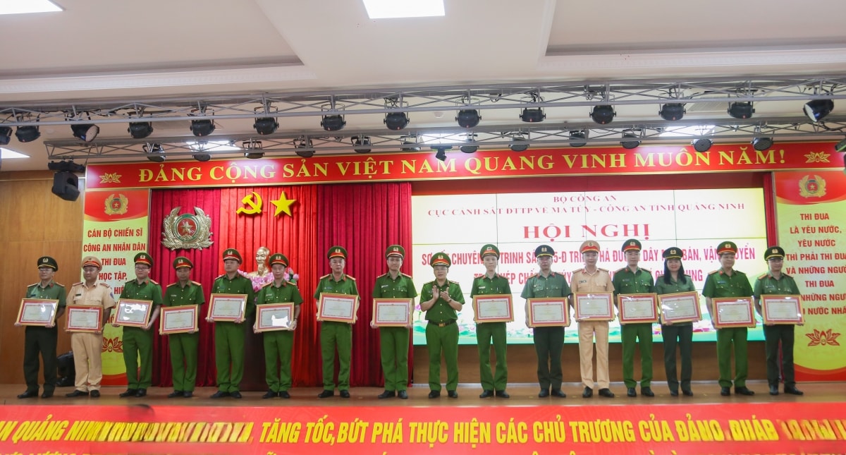 quảng ninh thu 3 súng, 1 lựu đạn trong chuyên án mua bán, vận chuyển ma túy hình ảnh 2 quang ninh thu 3 sung, 1 luu dan trong chuyen an mua ban, van chuyen ma tuy hinh anh 2